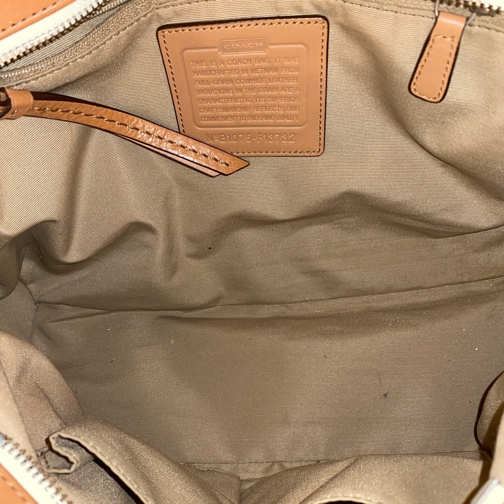 Coach Cream Shoulder Bag - Picture 3 of 8